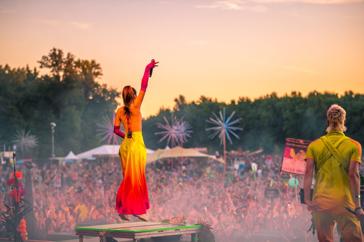 FIREFLY2021_0926_184257-5726_ALIVECOVERAGE