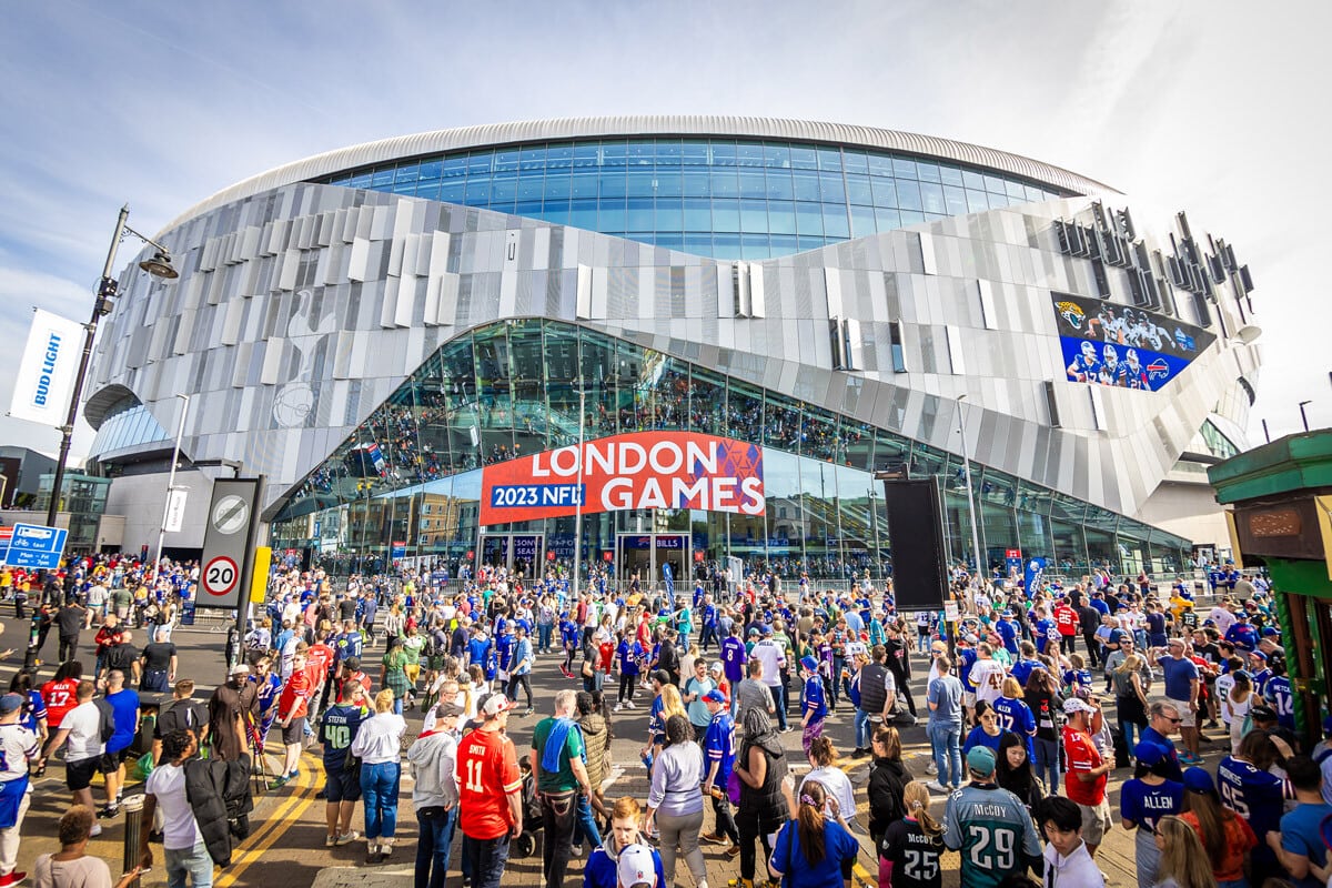 OLE_NFL_LONDON2023_1008_062137-1768_ALIVECOVERAGE